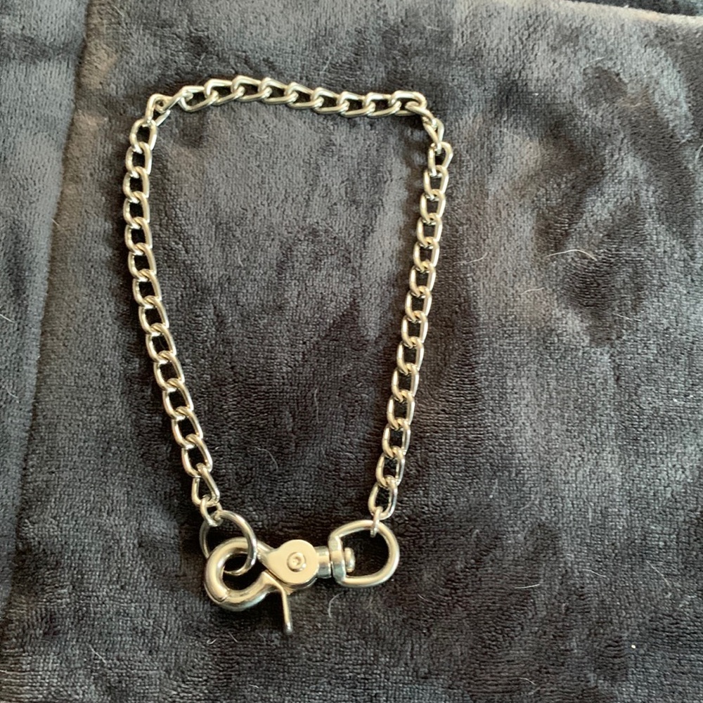 Bondage chain necklace